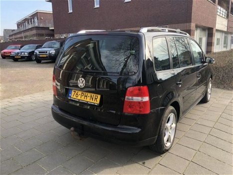 Volkswagen Touran - 1.9 TDI Highline 7 PERSOONS CLIMA SCHUIF/KANTELDAK NIEUWE APK - 1