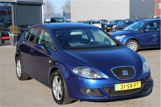 Seat Leon - 1.9 TDI STYLANCE Euro 4, APK tot 13-11-2020 airco, climate control, elektrische ramen, c - 1