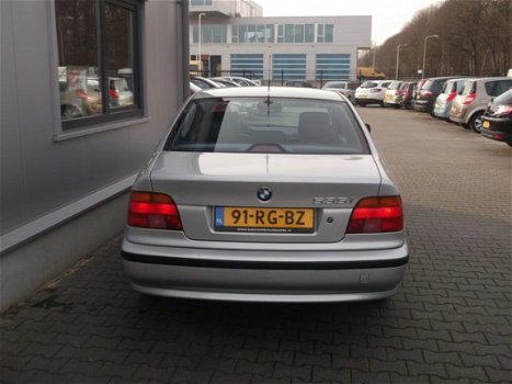 BMW 5-serie - 535i V8 HIGH EXECUTIVE leer ecc cruise xenon nw apk lmv nette - 1