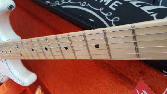 Fender Custom Shop 1970 Relic Stratocaster Electric Guitar Oly white - Afbeelding 4