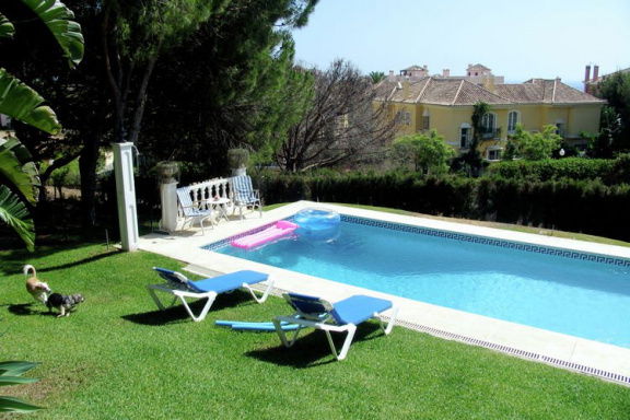 Luxe Appartement in Marbella, Elviria te huur - Afbeelding 3