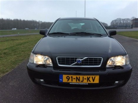 Volvo V40 - 2.0 Dynamic Navigator ZWART NWE APK NAP TREKHAAK STLVWRM FASEII - 1