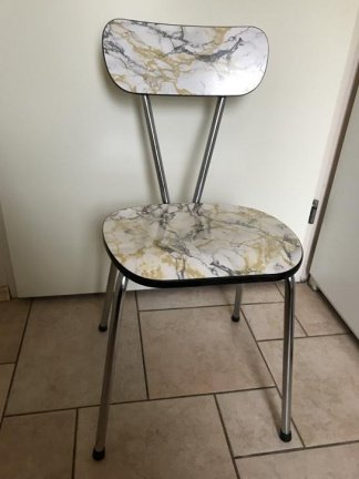 Puntgave vintage formica keukenstoel gevlamd. Fifties - nr. 1