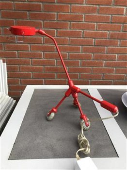 ﻿KILA Rode lamp door Harry Allen Ikea op 3 wielen - 5