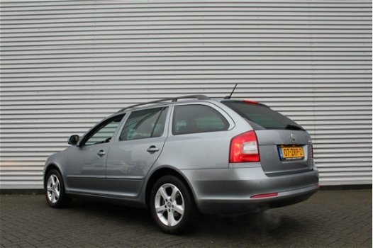 Skoda Octavia Combi - 1.2 TSI ARCTIC | 1e eigenaar | Dealeronderhouden | Navi | Cruise | Airco | Aut - 1