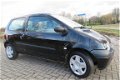 Renault Twingo - 1.2 privilege met Airco & Diverse Opties - 1 - Thumbnail