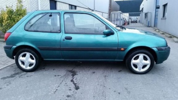 Ford Fiesta - 1.3-16V/AIRCO/Elektrische Ramen/centraal deurvergrendeling - 1