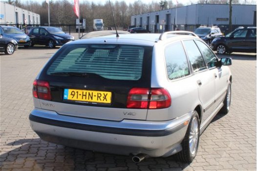 Volvo V40 - 1.8 DYNAMIC airco, elektrische ramen, cruise control, lichtmetalen wielen - 1