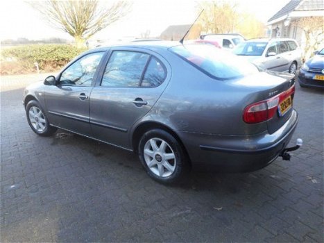 Seat Toledo - 1.6-16V Spirit bj 2005 airco trekhaak nieuwe apk - 1