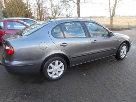 Seat Toledo - 1.6-16V Spirit bj 2005 airco trekhaak nieuwe apk - 1