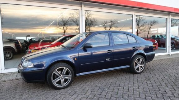 Skoda Octavia - 1.6 LX - 1