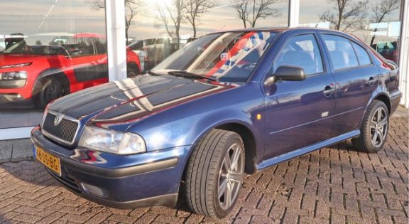 Skoda Octavia - 1.6 LX - 1