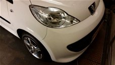 Peugeot 107 - 1.0-/Airco/Elektra pakket/Nw Apk/Garantie/alumvelgen