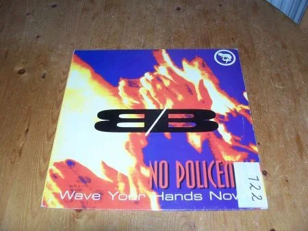DOUBLE B NO POLICEMEN DOOS 2 - nr. 1