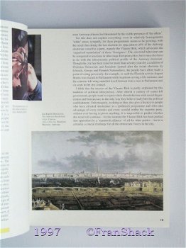 [1997] The Low Countries, Yearbook 1997-98, Delue, Stichting Ons Erfdeel. - 3