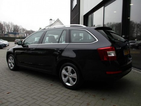 Skoda Octavia Combi - 1.6 TDI Elegance, Xenon, Navi, leer, Stoelverw, Cruise, Pdc, Ecc - 1