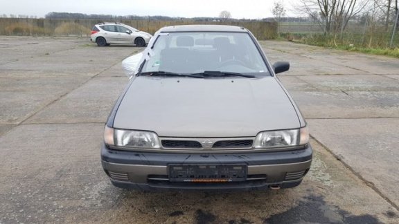 Nissan Sunny - 1.6 SLX 5 Doors Hatchback - 1