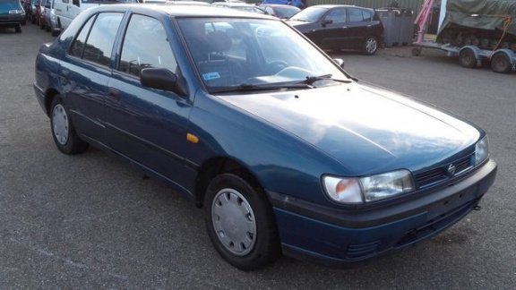 Nissan Sunny - 2.0 D LX saloon - 1