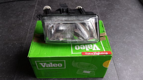 Seat Ibiza II (Cordoba) (Inca) (94-99) Koplamp Valeo 085175 Rechts NOS - 1