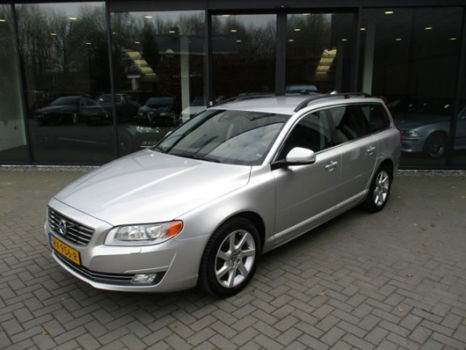 Volvo V70 - 2.0 5-cil.D3 Summum, Xenon, Leer, Cruise, Ecc, Stoelverw.Pdc - 1