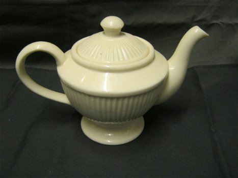 theepotje creamware (past bij Wedgwood Edme), nwst, 275ml - 4