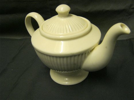 theepotje creamware (past bij Wedgwood Edme), nwst, 275ml - 6