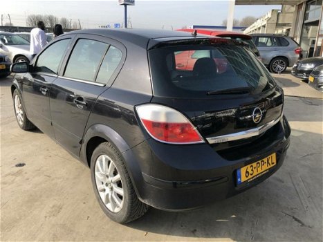 Opel Astra - 1.4 Essentia - 1