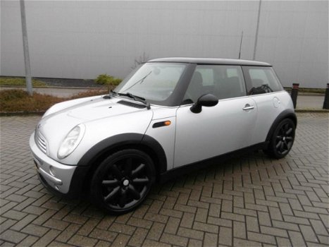 Mini Mini Cooper - 1.6 Pepper Airco Zwart Dak 17Inch LM Velgen - 1