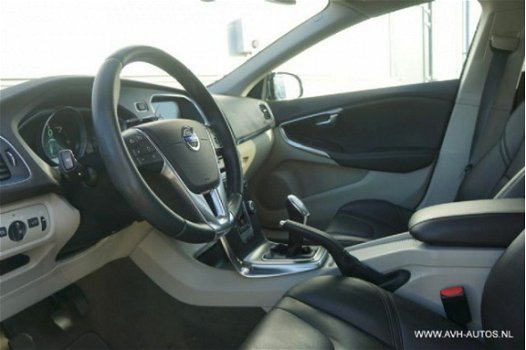 Volvo V40 - 1.6 D2 Summum Leer/ Navigatie - 1