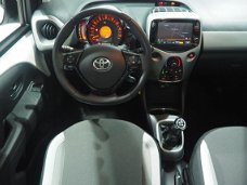 Toyota Aygo - 1.0 VVT-i 69pk 5D x-wave/CABRIO/NAVI