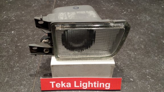 VW Golf III (91-97) (Vento) Mistlamp Mistlicht Hella 301139354 Rechts Used - 0