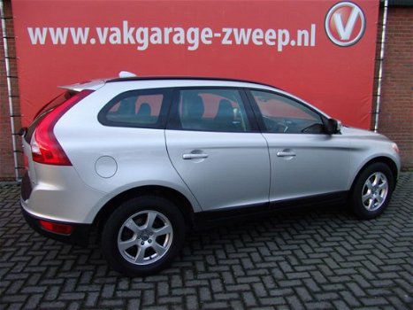 Volvo XC60 - 2.4D (D5) 163PK AWD MOMENTUM | Navi | Afn.Trekhaak - 1