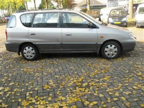 Kia Carens - 1.8 LS - 1