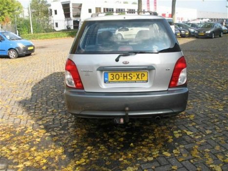 Kia Carens - 1.8 LS - 1