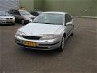 Renault Laguna - 1.8-16V Tech Road D. riem vervangen AUTOMAAT - 1 - Thumbnail