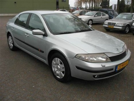 Renault Laguna - 1.8-16V Tech Road D. riem vervangen AUTOMAAT - 1