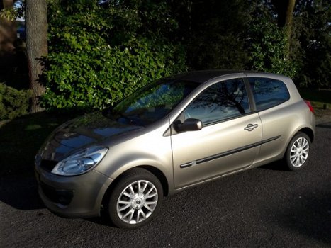 Renault Clio - 1.2-16V COLLECTION - 1