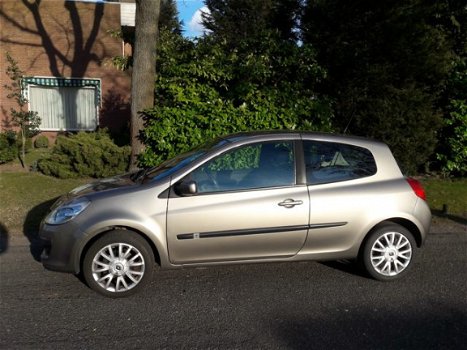 Renault Clio - 1.2-16V COLLECTION - 1