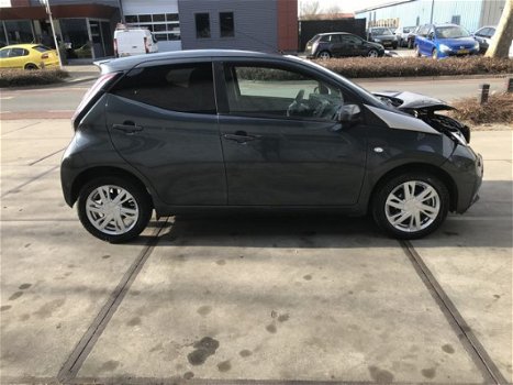 Toyota Aygo - 1.0 VVT-I X-SPORT 5 Deurs Nav Airco - 1