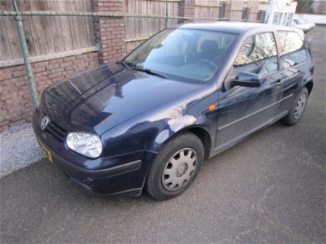 Volkswagen Golf - 1.9 SDI - 1