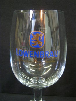 3 Löwenbräu bierglazen op voet, 0.4 liter, NW, met opdruk - 2