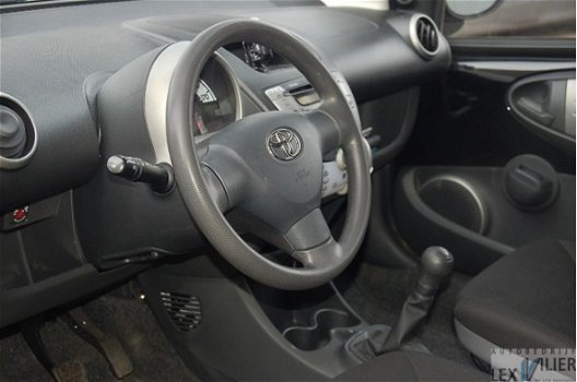 Toyota Aygo - 5-drs/ Airco/ CV/ Car-kit 1.0 VVT-i Now - 1