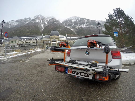 Aneto Towcar Skidrager geplaatst op de trekhaak van uw auto - Afbeelding 5