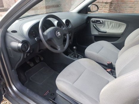 Seat Ibiza - 1.4-16V Stella lichte parkeerschade - 1