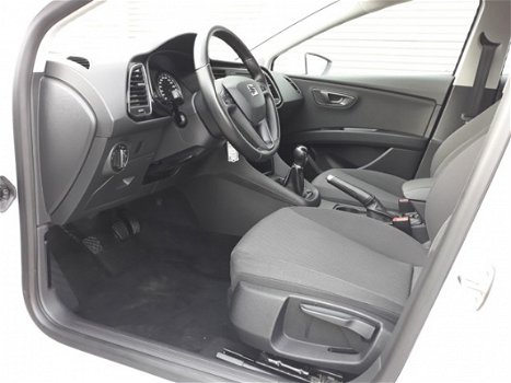 Seat Leon ST - 1.6TDI 105pk Style RIJKLAAR clima, xenon+led, navigatie, parkeersensoren achter, blan - 1