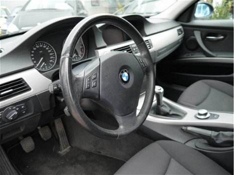 BMW 3-serie Touring - 318i Executive - Navigatie - 1