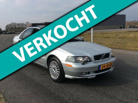 Volvo S40 - 2.0 T4 Prestige Sports Edition XENON LEER ZONNEDAK STVERW PARKSENS NAP - 1