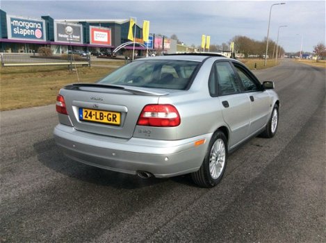 Volvo S40 - 2.0 T4 Prestige Sports Edition XENON LEER ZONNEDAK STVERW PARKSENS NAP - 1