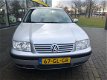 Volkswagen Bora - 1.6 77KW 4DRS TRENDLINE AC CRC TRKH MP3 - 1 - Thumbnail