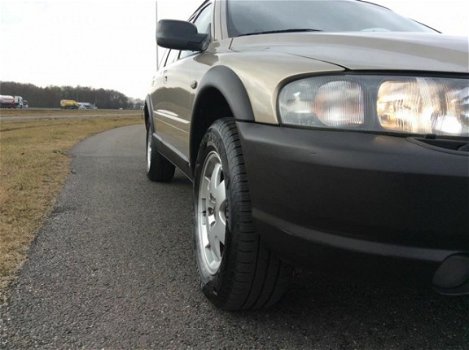 Volvo XC70 - 2.4 T Comfort Line CROSS COUNTRY YOUNGTIMER NAP APK AUT - 1